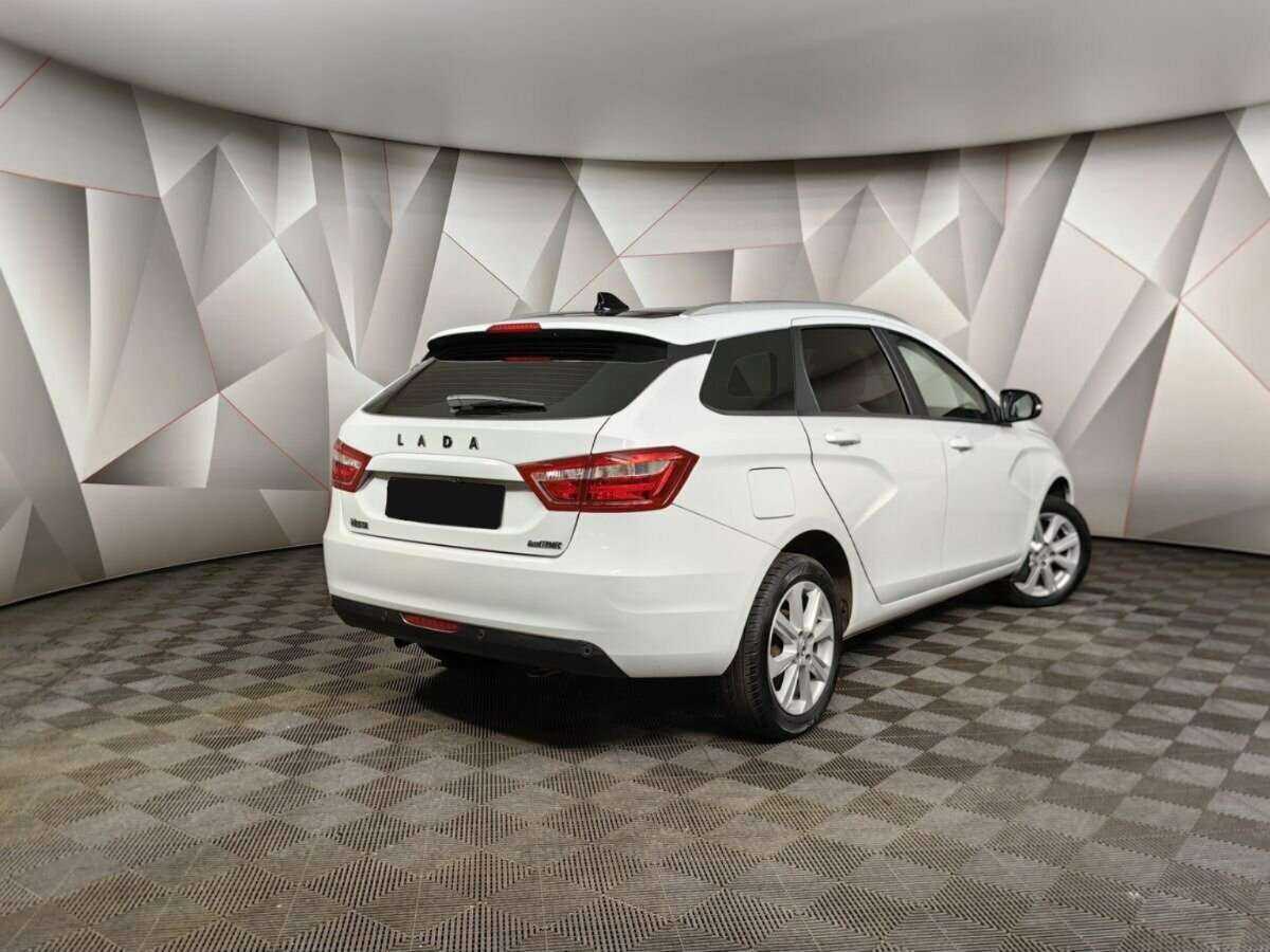 Lada (ВАЗ) Vesta SW, 2021 - фото №2