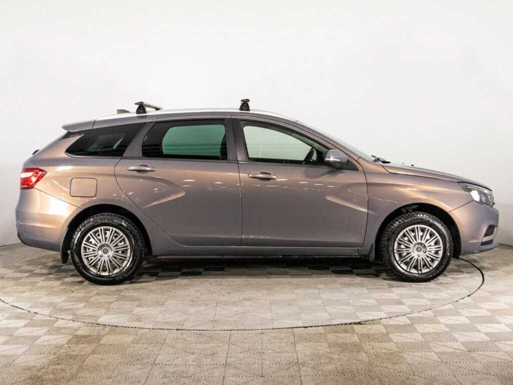 Lada (ВАЗ) Vesta SW, 2018 - фото №4